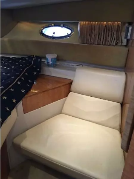 2004 Regal Commodore 3560