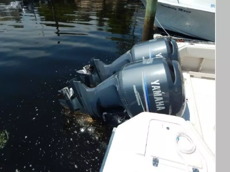 2002 Grady-White 265 Express