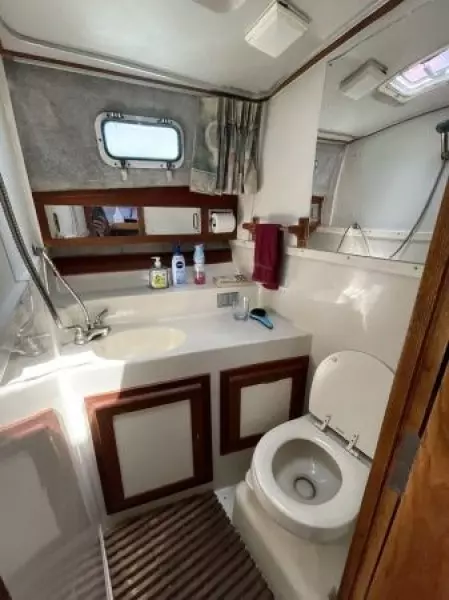 1988 Mainship 36 Double Cabin