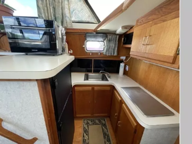 1988 Mainship 36 Double Cabin