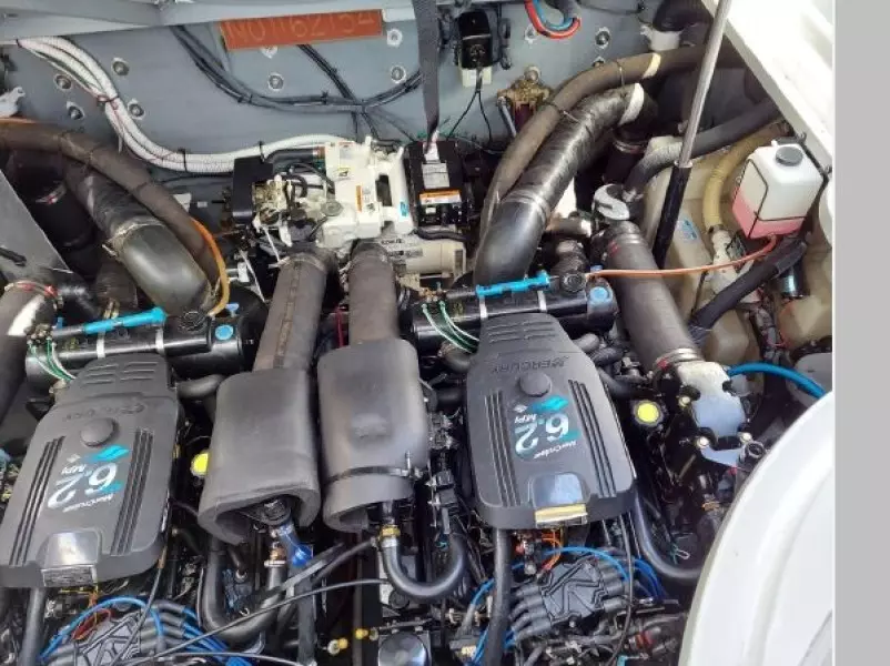 2004 Sea Ray 320 Sundancer