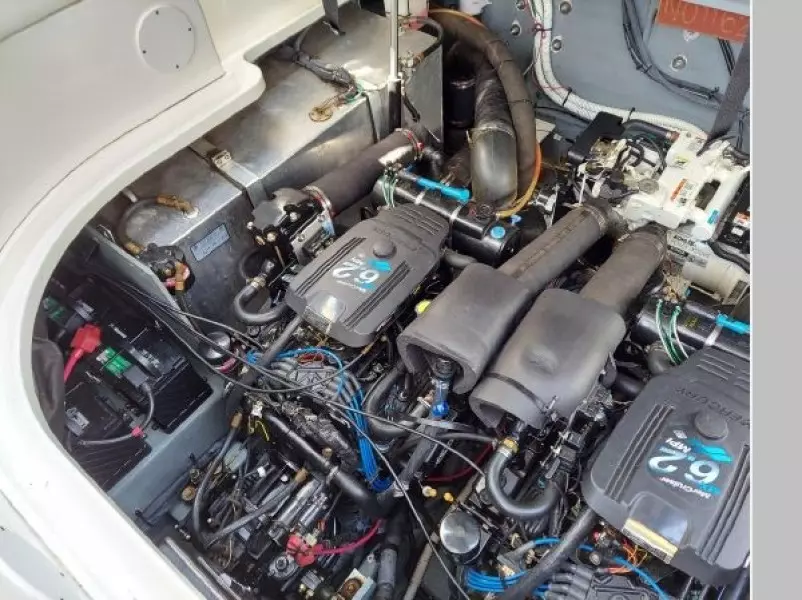 2004 Sea Ray 320 Sundancer