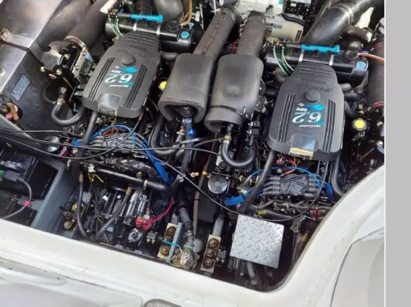 2004 Sea Ray 320 Sundancer