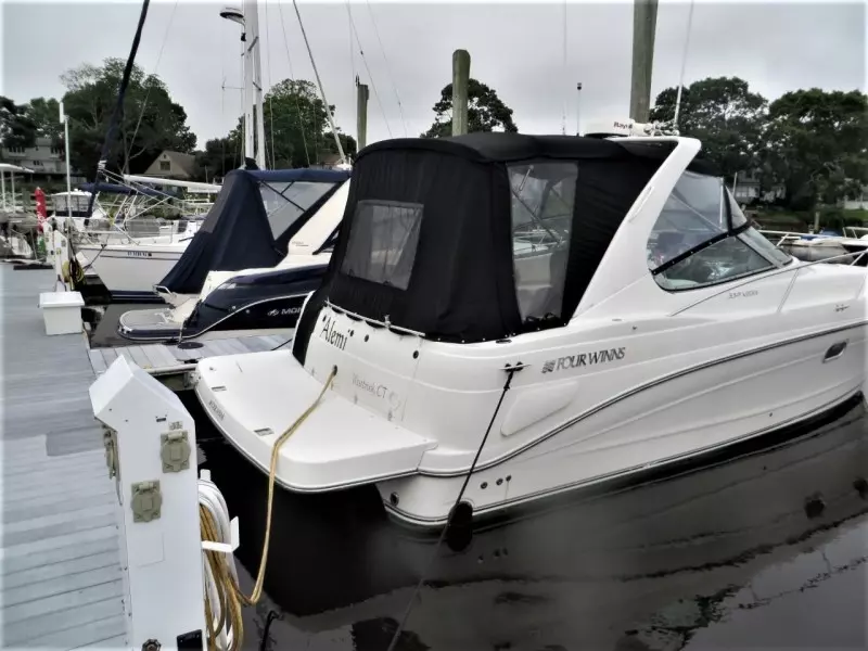 2001 Four Winns 338 Vista