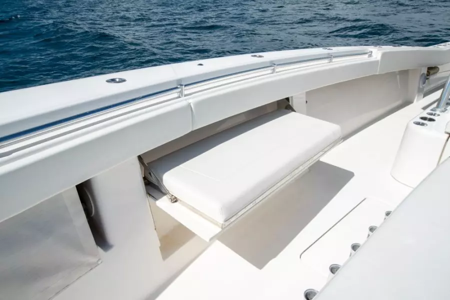 2011 Invincible 42CC