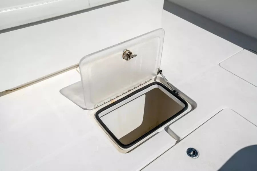 2011 Invincible 42CC