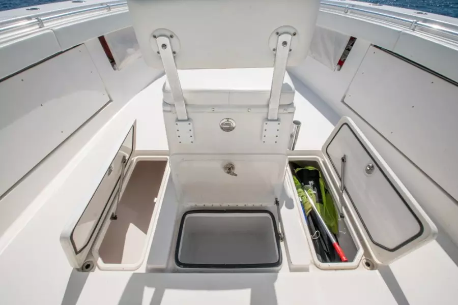 2011 Invincible 42CC