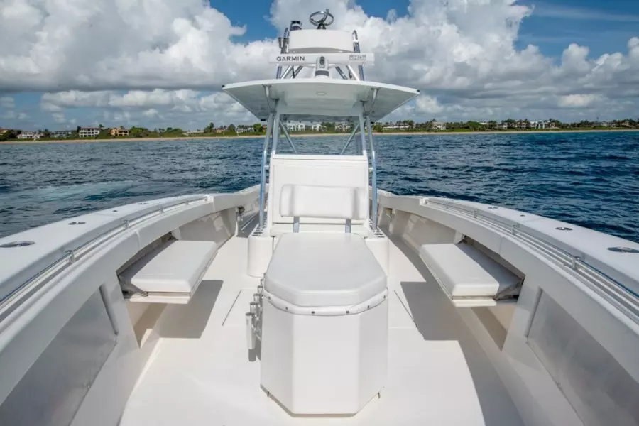 2011 Invincible 42CC