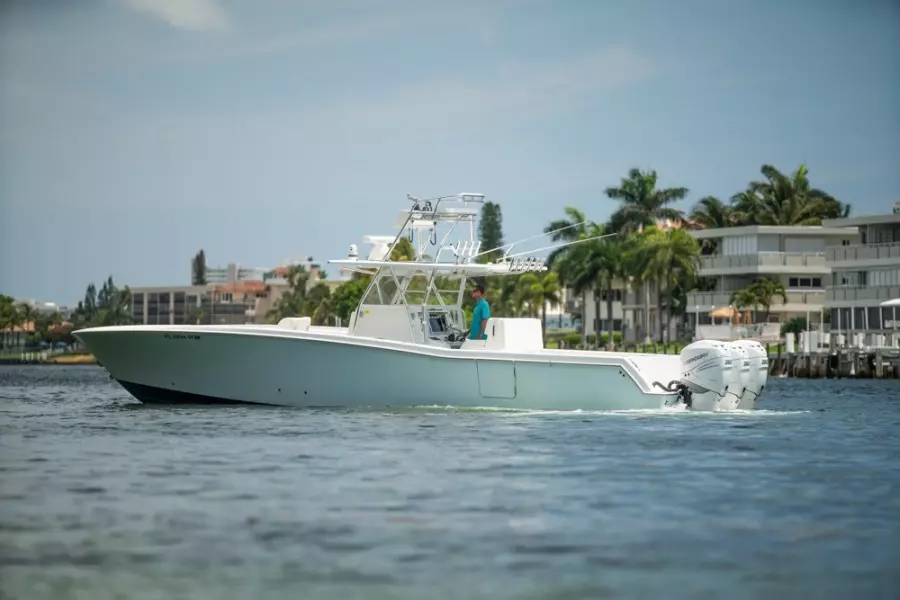 2011 Invincible 42CC