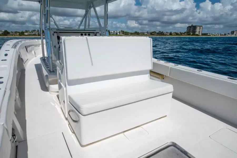 2011 Invincible 42CC