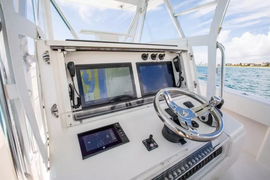 2011 Invincible 42CC