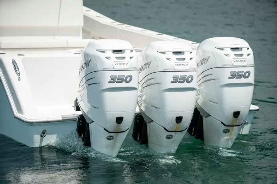 2011 Invincible 42CC