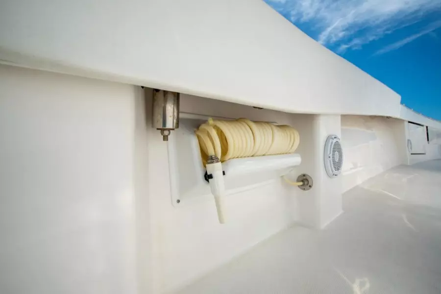 2011 Invincible 42CC