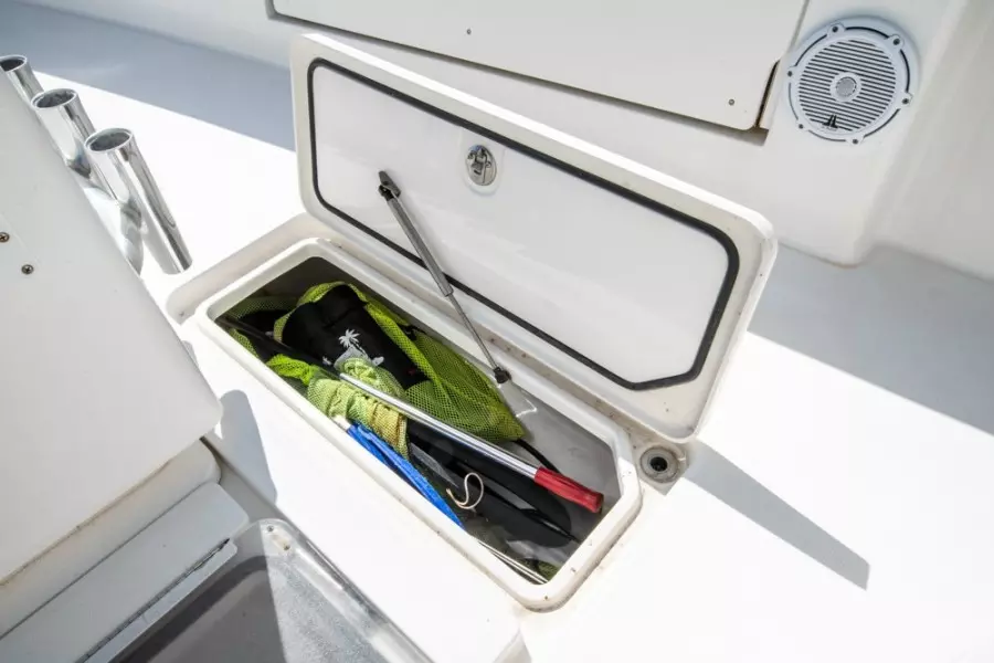 2011 Invincible 42CC