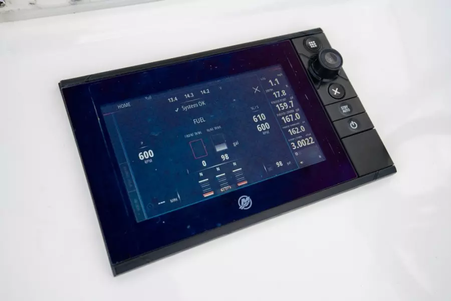 2011 Invincible 42CC