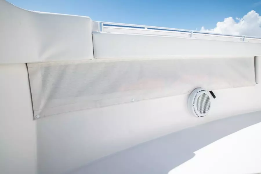 2011 Invincible 42CC