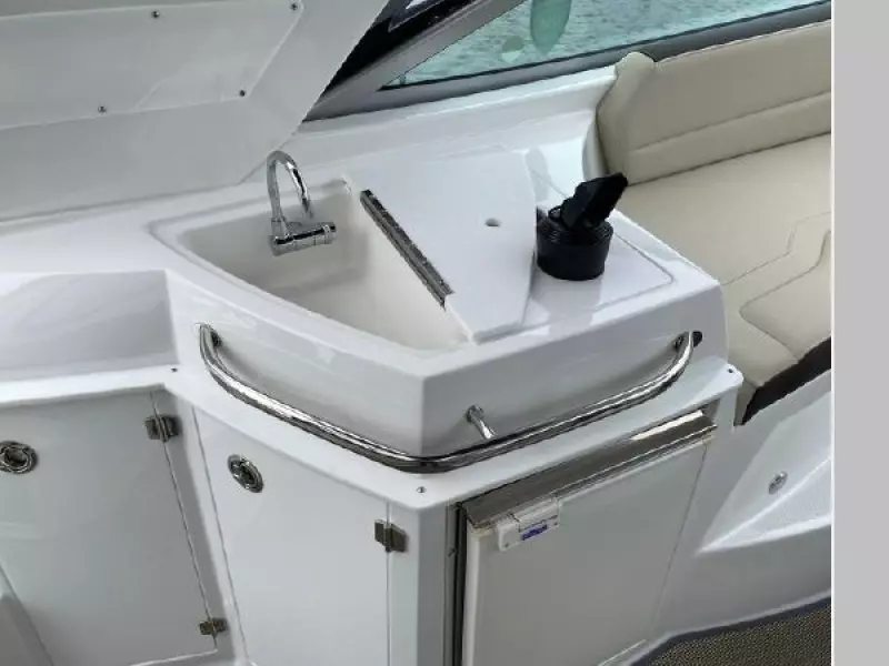 2017 Monterey 295 Sport Yacht