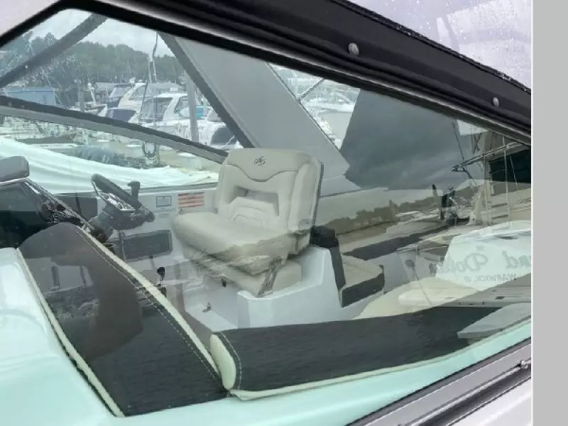 2017 Monterey 295 Sport Yacht