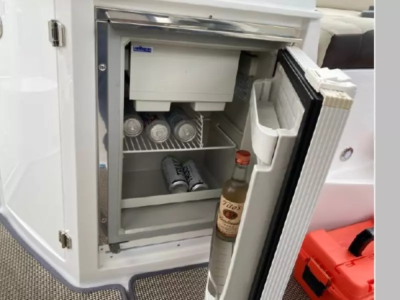 2017 Monterey 295 Sport Yacht