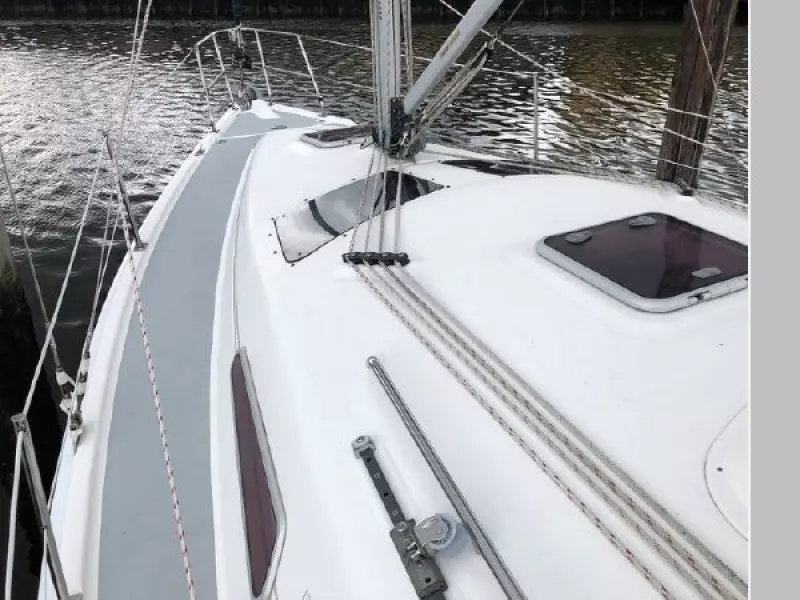 2004 Hunter 33