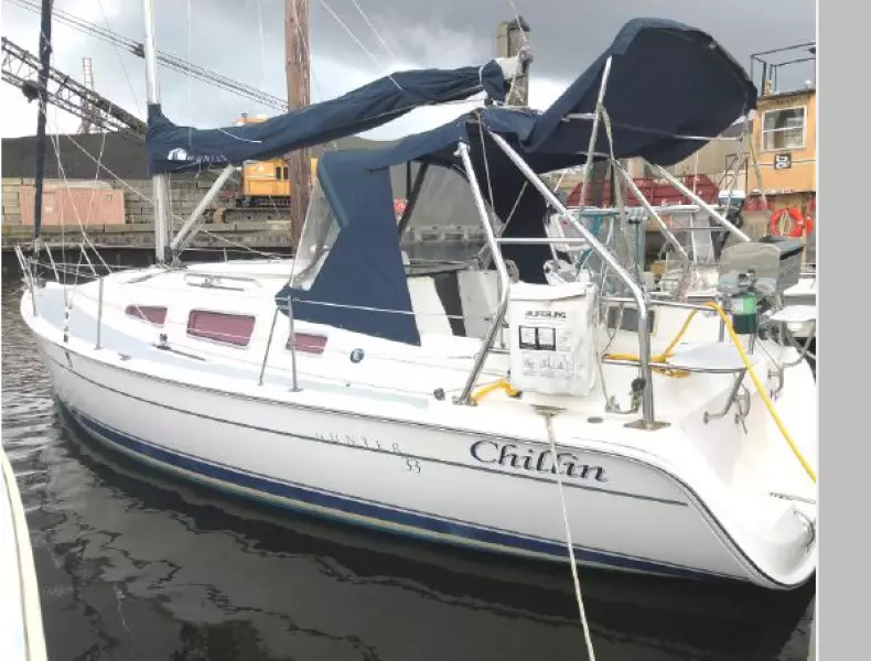 2004 Hunter 33