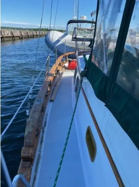 1979 Island Trader 41 Center Cockpit