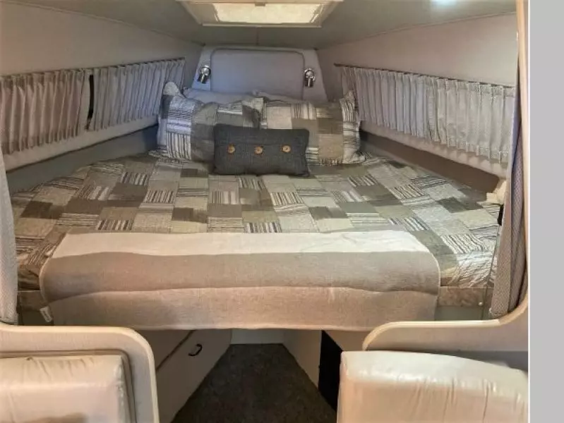 1988 Chris-Craft 370 Amerosport