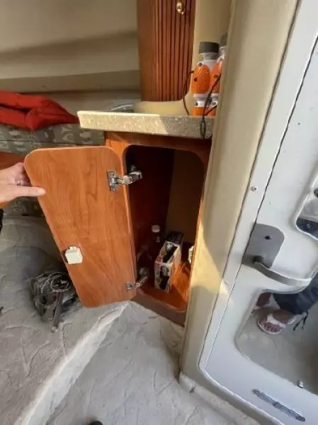 2005 Rinker Fiesta Vee