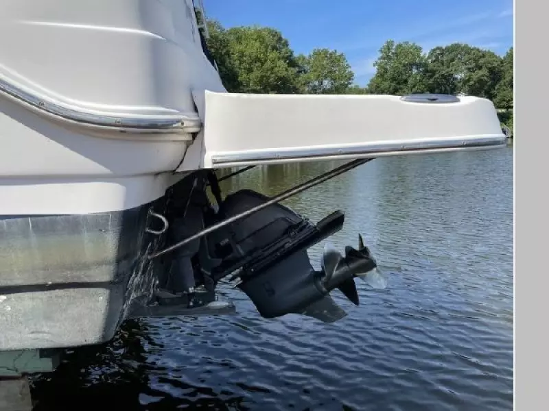 2005 Rinker Fiesta Vee