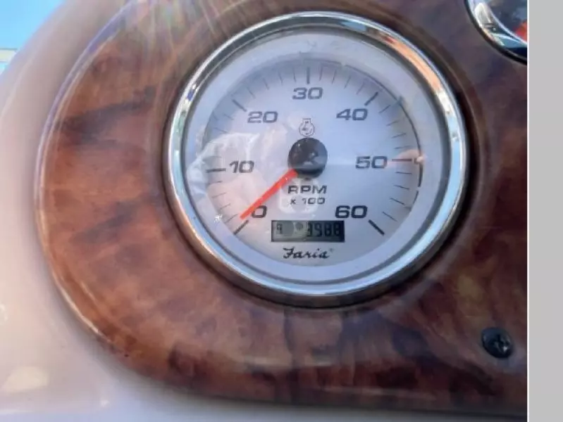 2005 Rinker Fiesta Vee