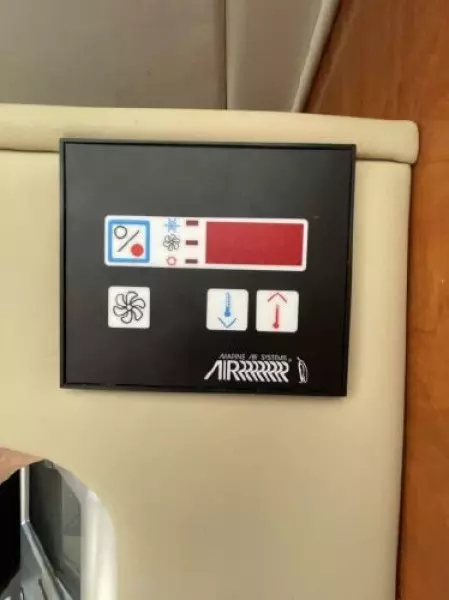 2005 Rinker Fiesta Vee