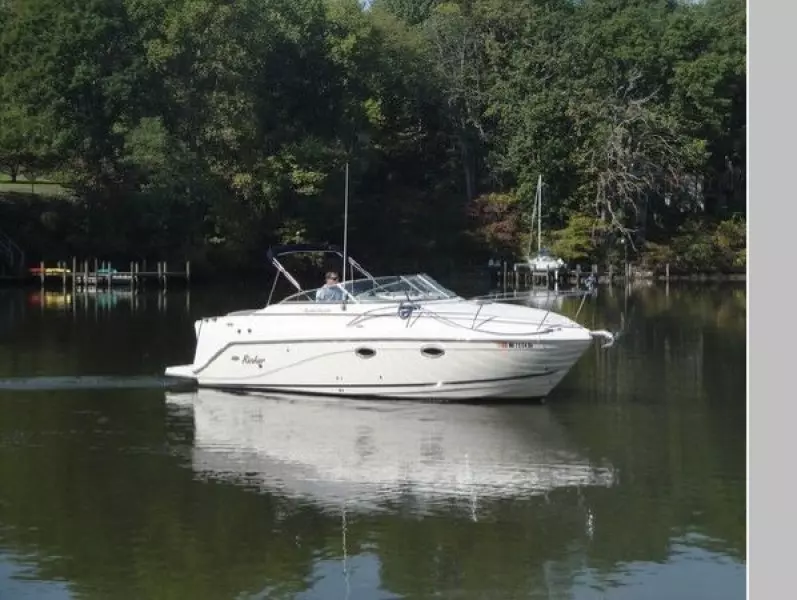 2005 Rinker Fiesta Vee