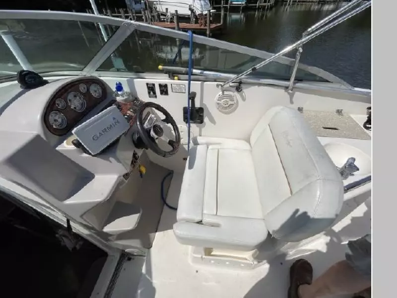 2005 Rinker Fiesta Vee