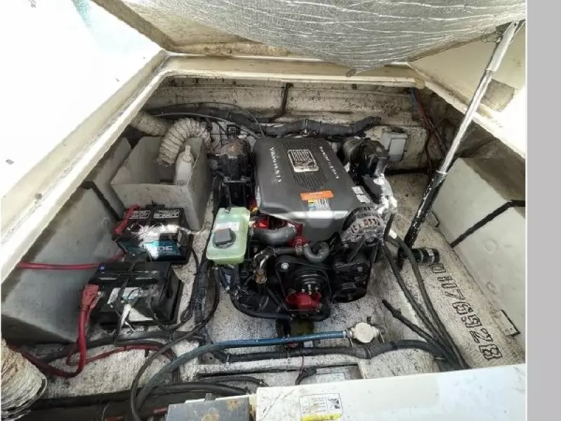 2005 Rinker Fiesta Vee