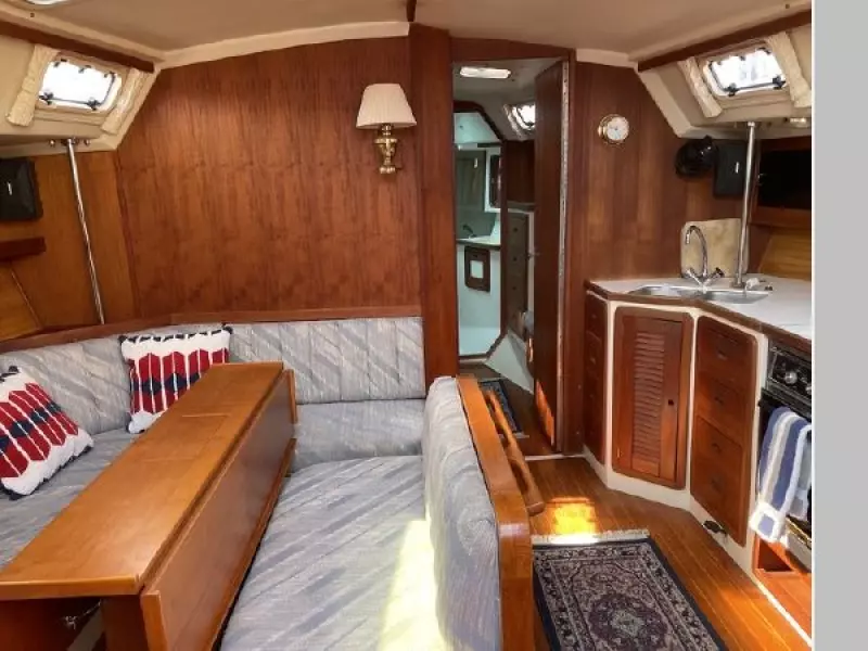 1990 Catalina 42 - 3 Cabin