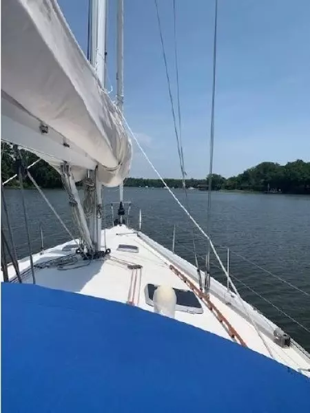 1990 Catalina 42 - 3 Cabin