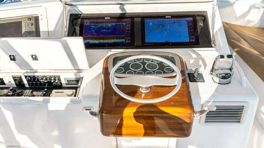 2002 Viking 52 Convertible