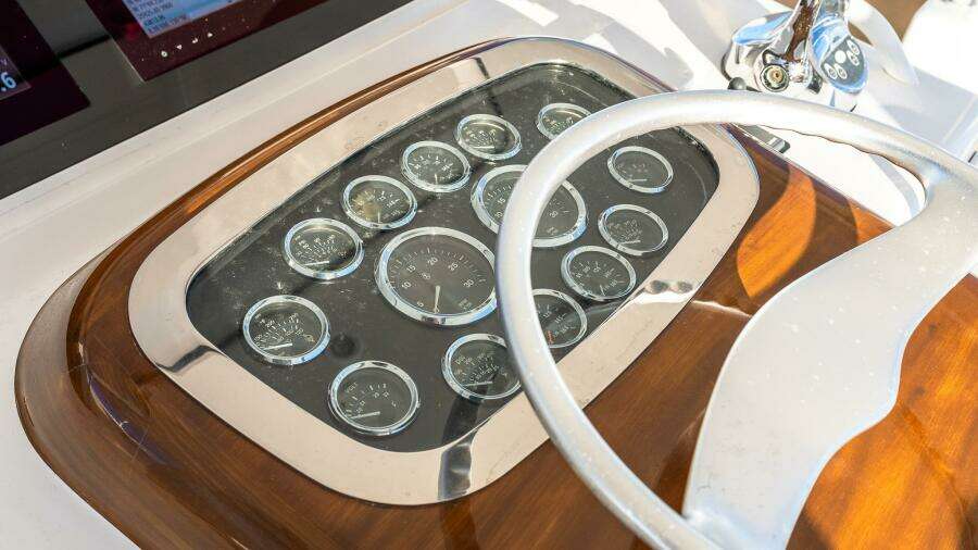 2002 Viking 52 Convertible