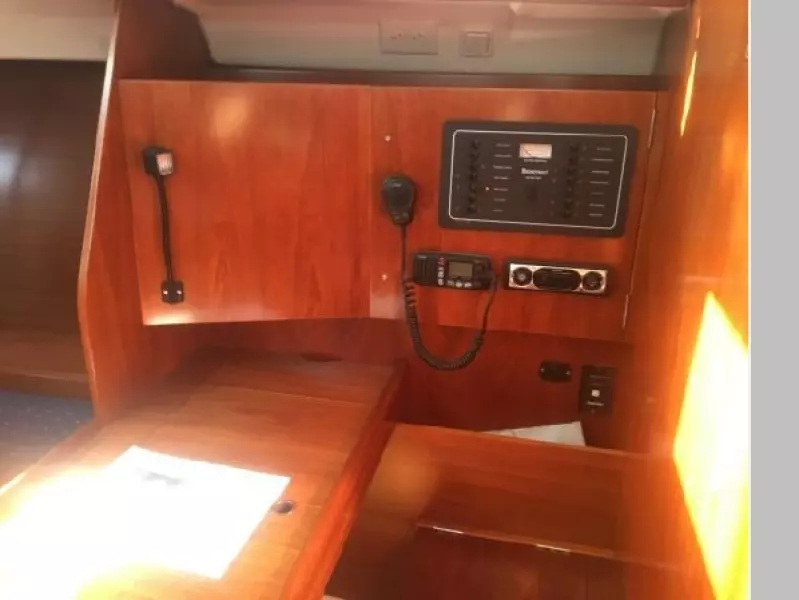 2004 Beneteau 373