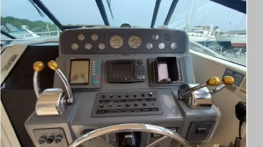 1995 Tiara Yachts 3300 Express