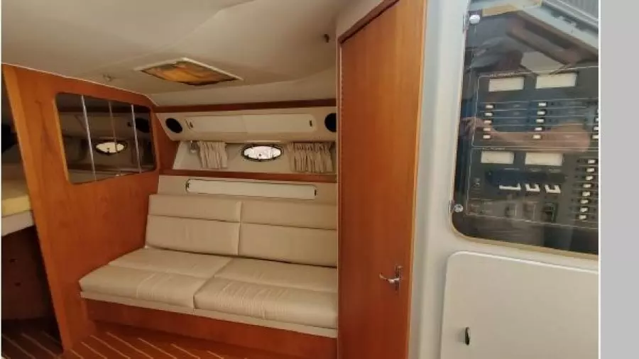 1995 Tiara Yachts 3300 Express