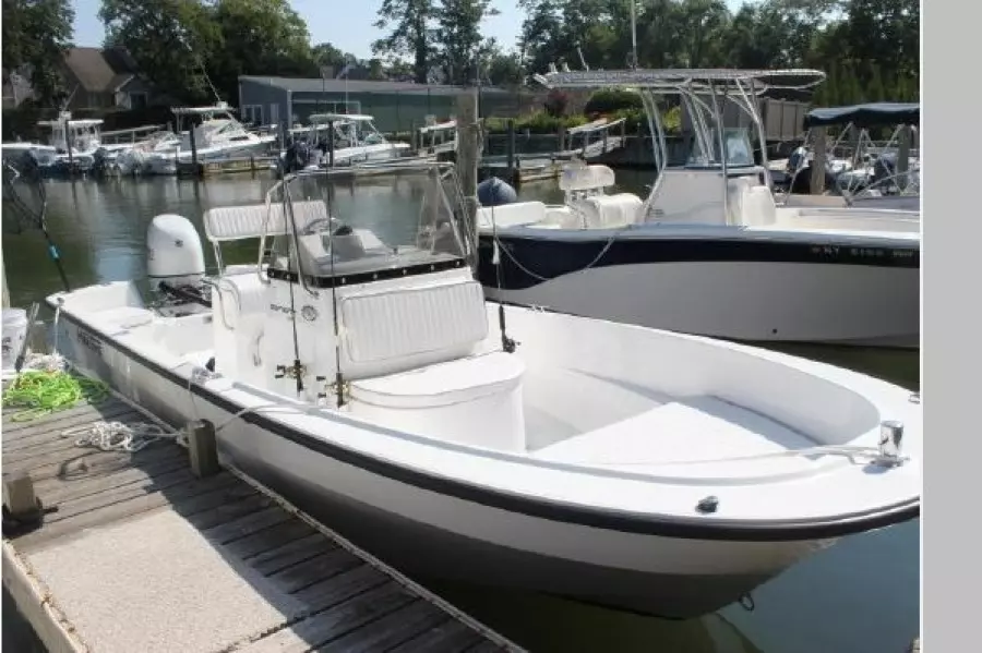 2021 Maritime 210 Defiant