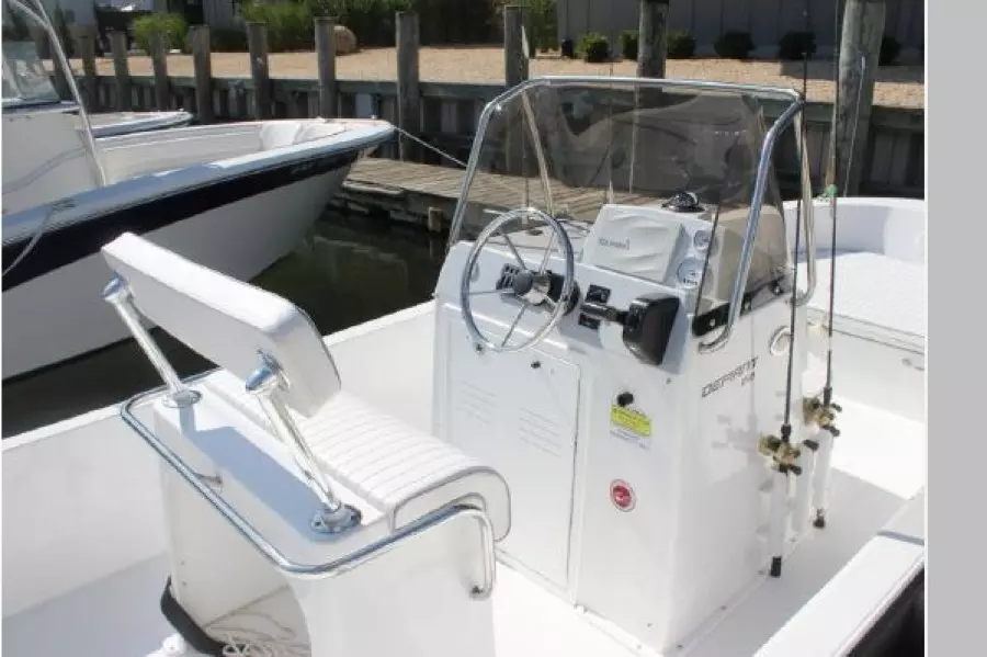 2021 Maritime 210 Defiant