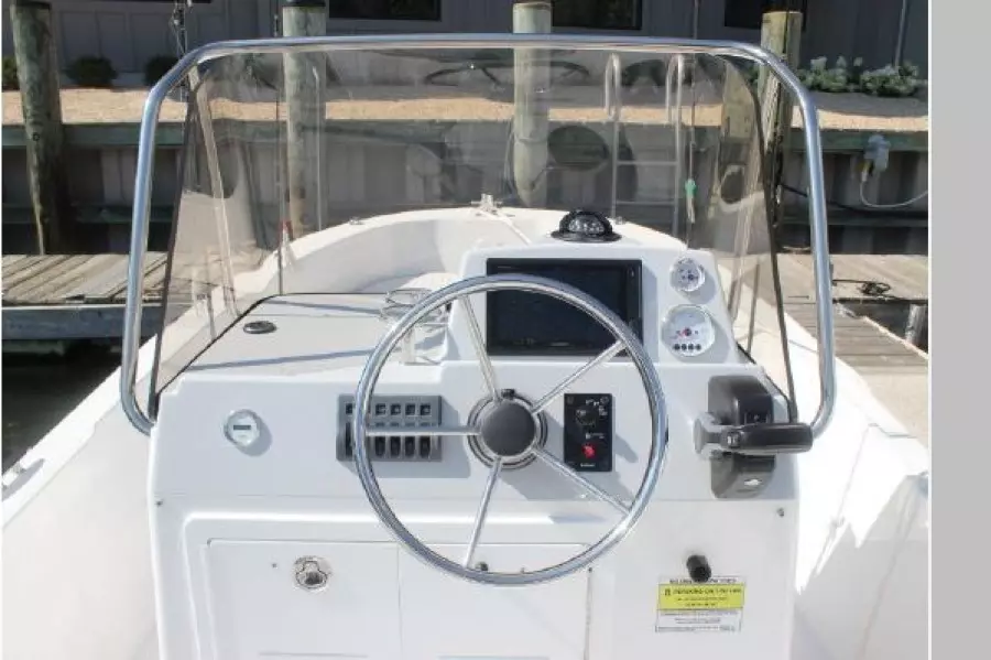 2021 Maritime 210 Defiant