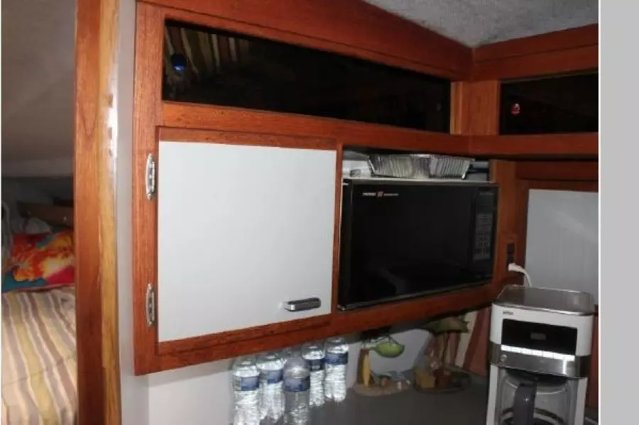 1987 Cruisers 3380 Chateau Vee