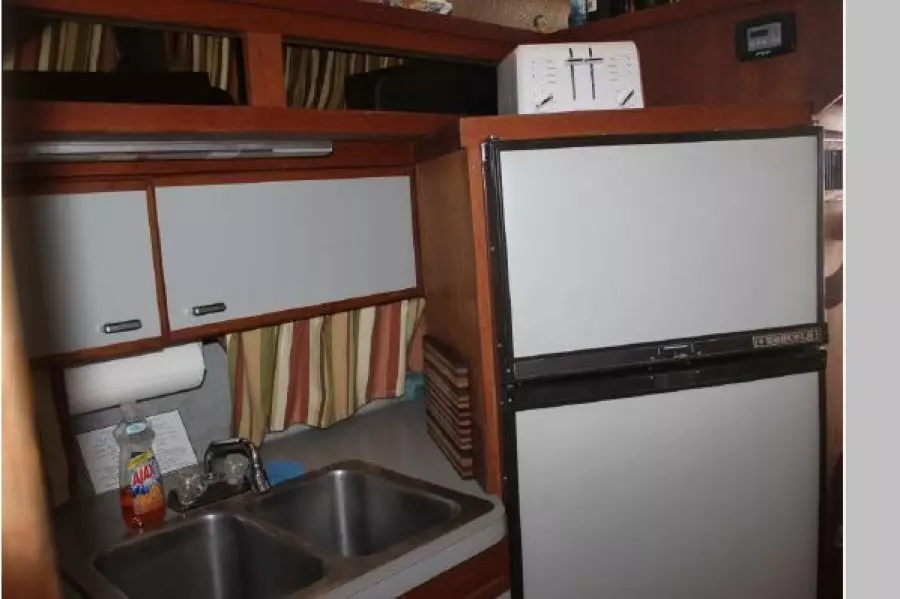 1987 Cruisers 3380 Chateau Vee