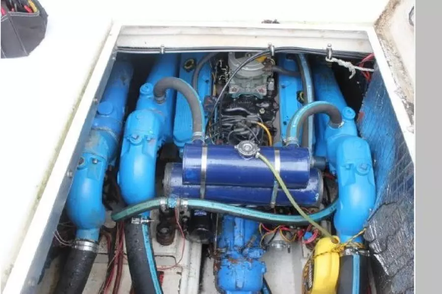 1987 Cruisers 3380 Chateau Vee