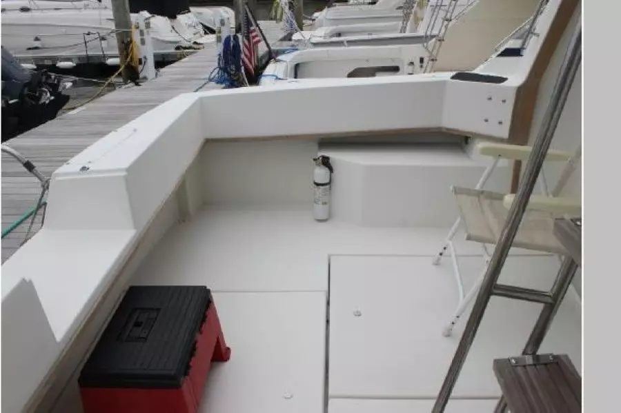 1987 Cruisers 3380 Chateau Vee