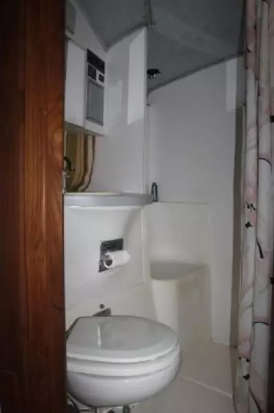 1987 Cruisers 3380 Chateau Vee