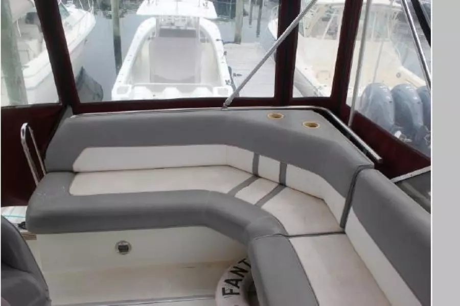 1987 Cruisers 3380 Chateau Vee